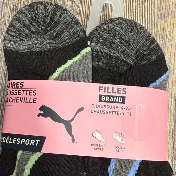 6 pairs Puma girls Athletic Socks - Black with Green and Blue Stripes - Picture 2 of 6